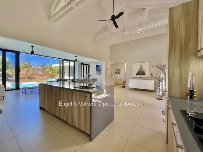 Luxurious Four Bedroom Villa