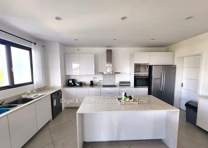 Spacious Modern 3-Bedroom Apartment in Grand Baie