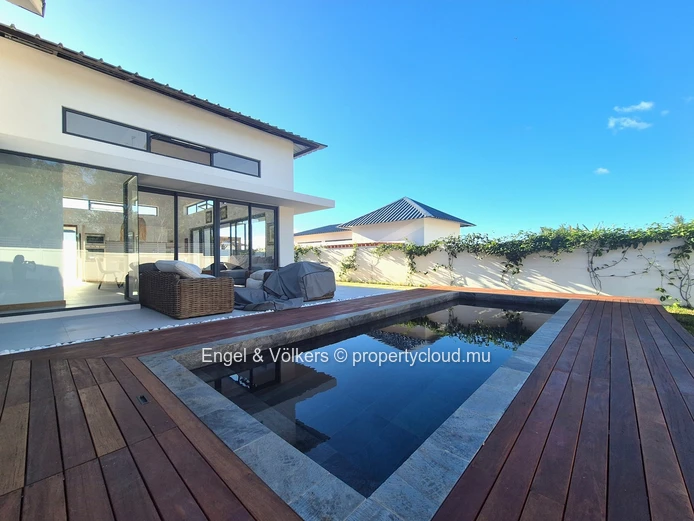 Fully Furnished Contemporary Island Living