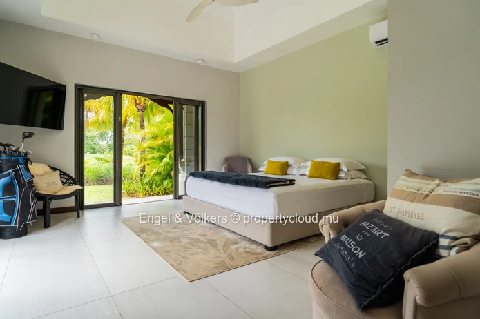 Contemporary Fairway Villa with Refined Outdoor Living