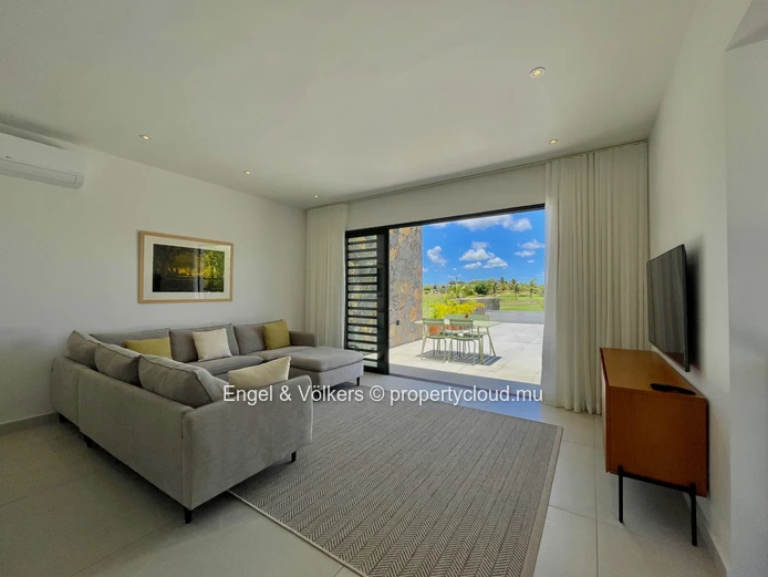 Exceptional Villa Bridging Ocean Luxury and Golfside Tranquility