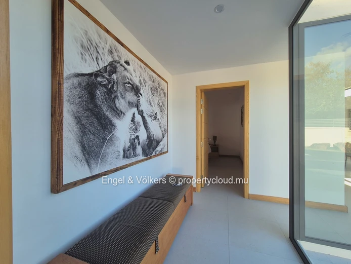 Fully Furnished Contemporary Island Living