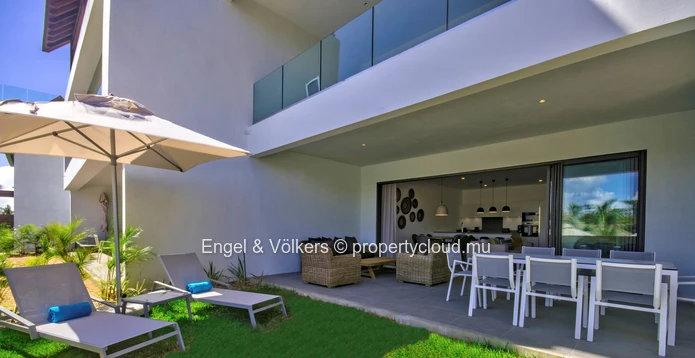 Luxury ground floor apartment Near the Beach