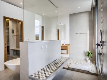 5 Bedroom Villa