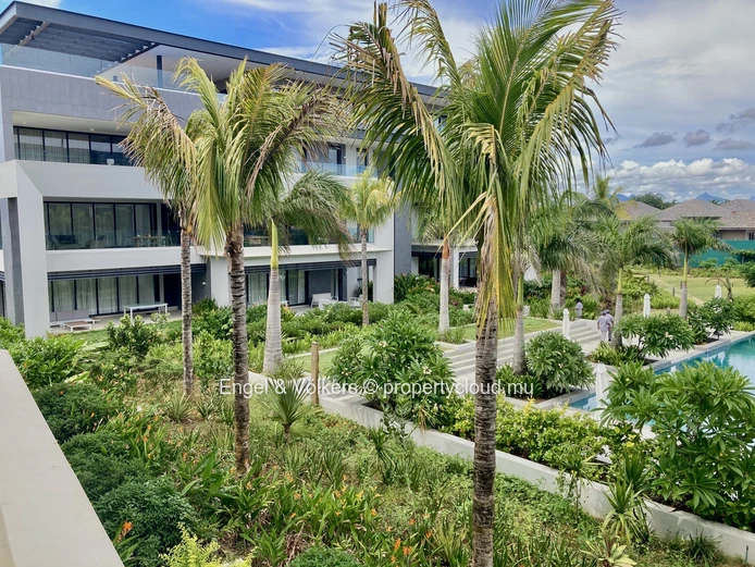 Luxury Living in the heart of golf and beach estate