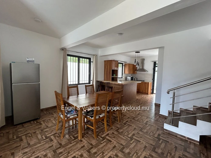 Charming 3-Bedroom House for Rent in Pereybere – Private Pool & Ideal Location
