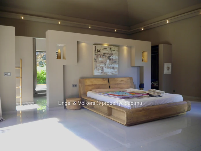 5-Bedrooms Modern Tropical & Balinese-Inspired Villa in Prime Grand Baie Location