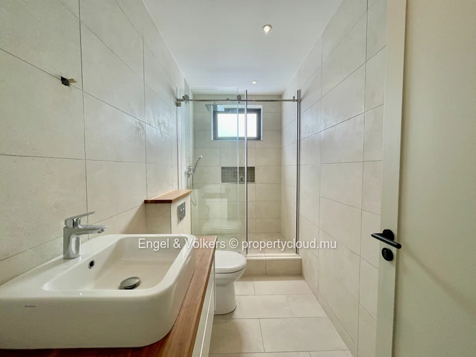 Exclusive 4-Bedroom Waterfront Residence
