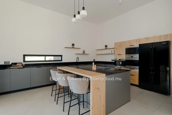 Spacious Golf Estate Villa with 4th Bedroom Expansion Possibility – Anahita, Mauritius