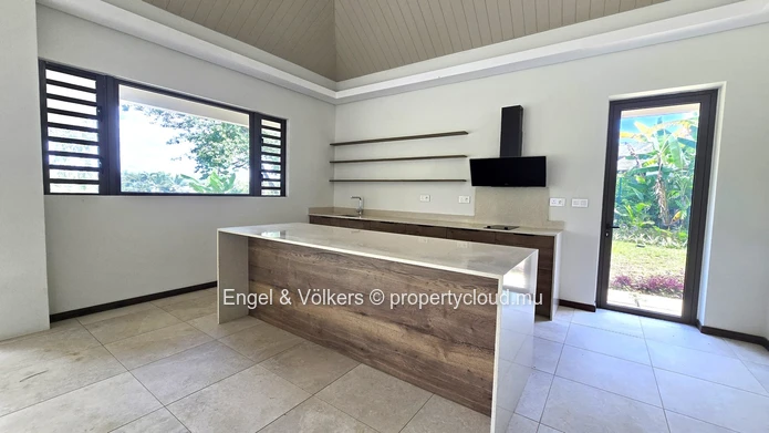 Elegant 4-Bedroom Villa in Anahita Golf & Spa Resort