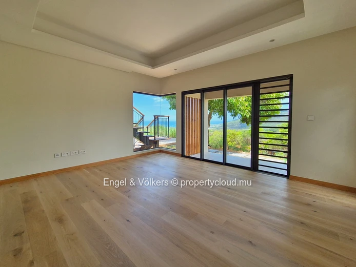 Majestic Villa with breath-taking sea and mountain views