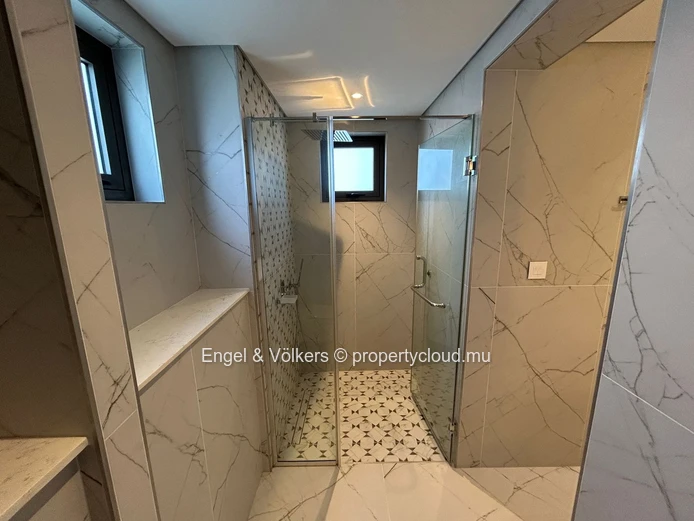 Modern 4-Bedrooms Penthouse for Sale – Pointe aux Canonniers Private Rooftop Pool |