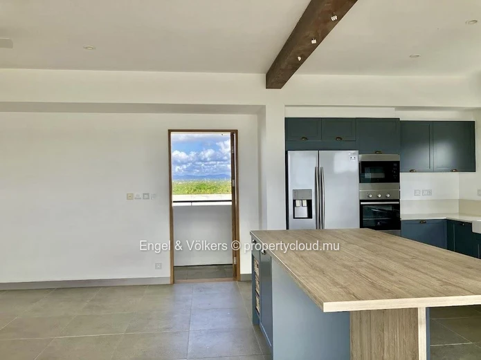 Seafront Penthouse Living