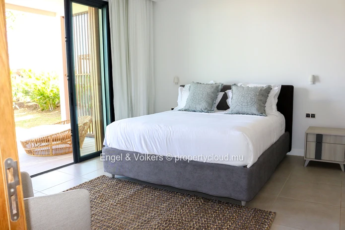 Luxury 4-Bedroom Villa in Tamarin – Private Garden & Pool