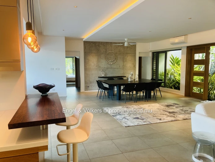 A beautiful home on the fairway