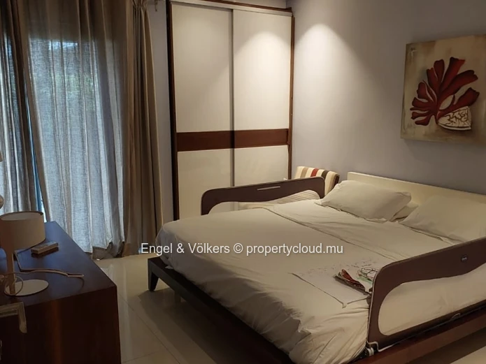 Beachfront 3-Bedroom Apartment for Rent – Black River