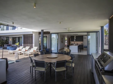 5 Bedroom Villa