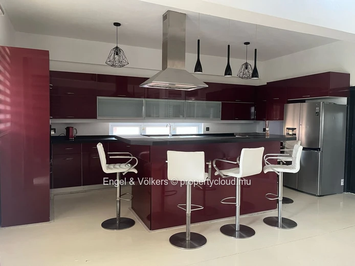 For sale -  Five-bedroom house in Albion