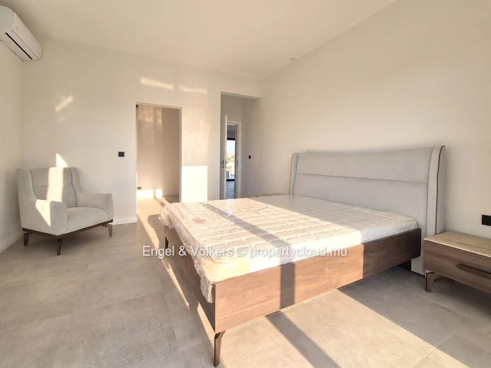 Modern first floor apartment for long term rent