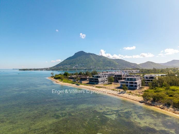 FOR SALE - Oceanfront Apartment in Black River
