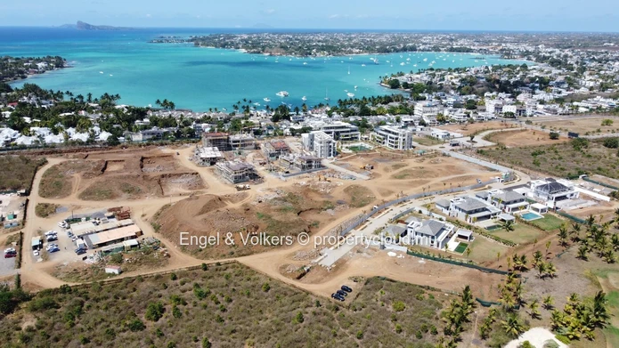 Luxury Living in the heart of golf and beach estate