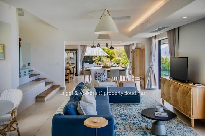 Spectacular Villa with Panoramic Sea and Mountain Views