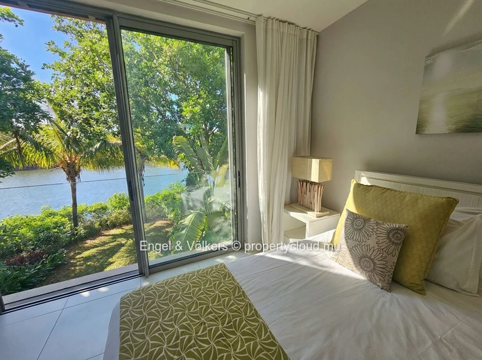 Elegant 3-Bedroom Waterfront Apartment with Scenic views