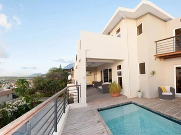4 Bedroom Apartment