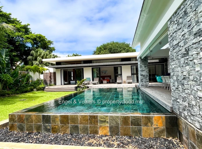 A Rare Masterpiece of Luxury Living in Pereybere