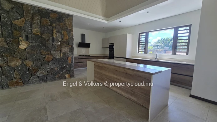 Elegant 4-Bedroom Villa in Anahita Golf & Spa Resort
