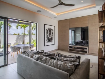 5 Bedroom Villa