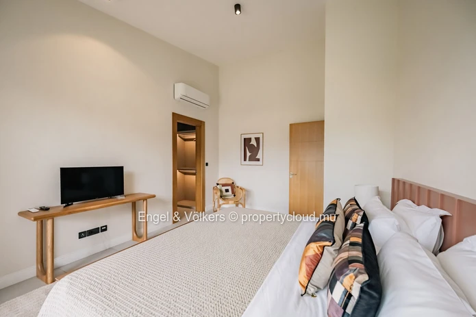FOR SALE - Luxury 4 bedrooms Villa in Tamarin