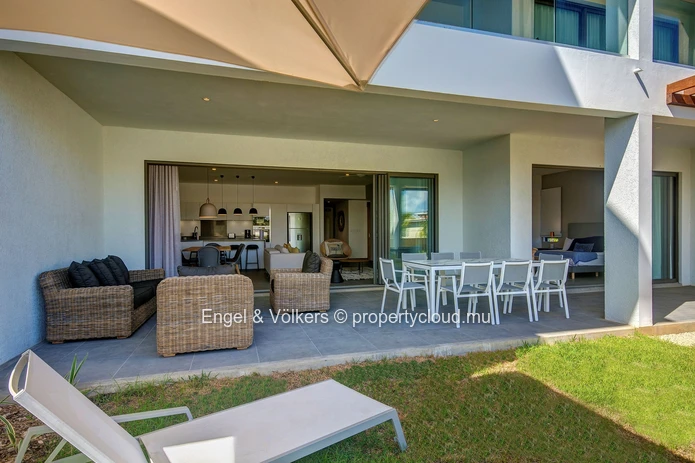 Luxury ground floor apartment Near the Beach