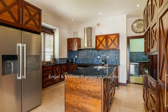 Elegant Residence with Independent Suite and Ocean Views