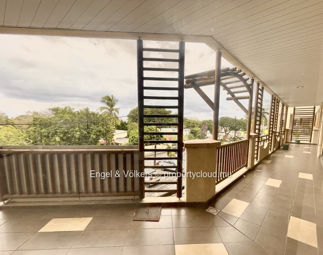 Bright Open-Plan Office with Mountain Views for Rent