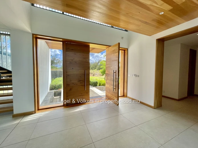 Breathtaking Beachfront Villa – A Blank Canvas for Your Coastal Dream