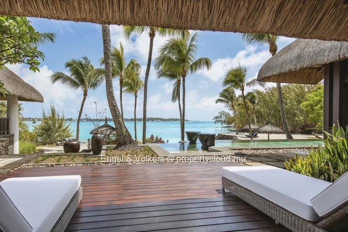 Exclusive Beachfront Villa Connected to a Prestigious 5-Star Resort