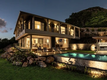 5 Bedroom Villa