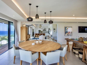 5 Bedroom Villa
